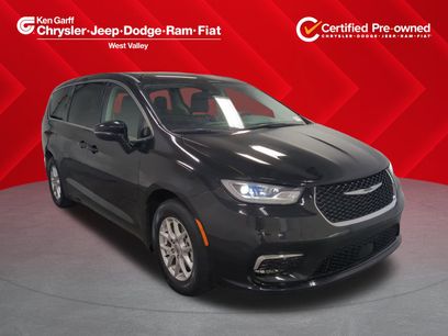 Certified 2024 Chrysler Pacifica Touring-L