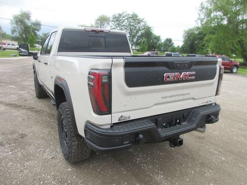New 2026 GMC Sierra 2500 AT4X w/ AT4X AEV Edition AWD/4WD image 7