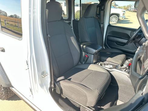 Used 2020 Jeep Wrangler Unlimited Sport S image 23