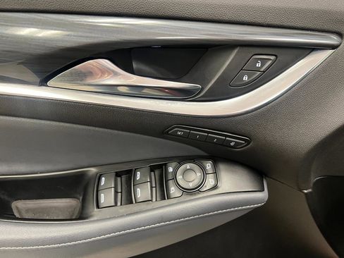 Used 2024 Buick Enclave Premium image 33