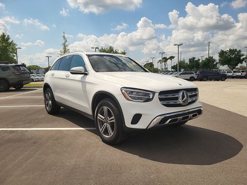 Used 2021 Mercedes-Benz GLC 300 4MATIC image 8