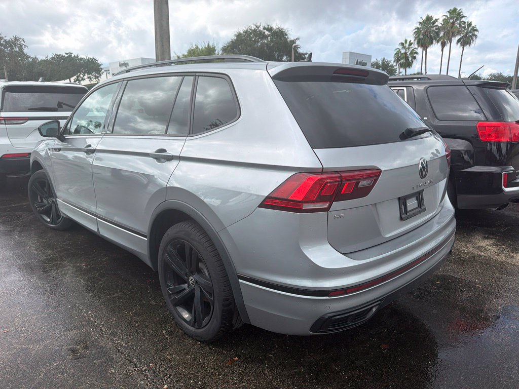 Used 2024 Volkswagen Tiguan SE R-Line FWD image 4