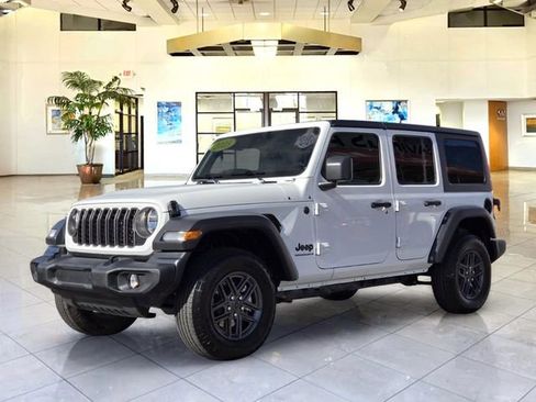 Used 2025 Jeep Wrangler Unlimited Sport AWD/4WD image 1