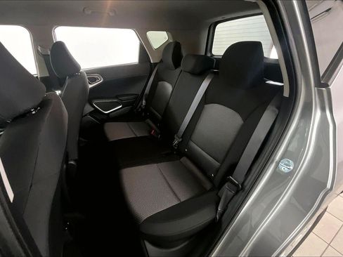 Used 2025 Kia Soul LX FWD image 35