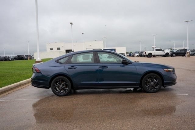 Used 2025 Honda Accord SE image 8
