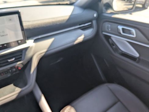 New 2026 Ford Explorer Platinum image 18