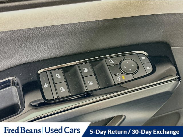 Used 2024 Nissan Pathfinder SL AWD/4WD image 25