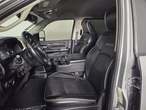 Used 2024 RAM 2500 Laramie AWD/4WD image 12