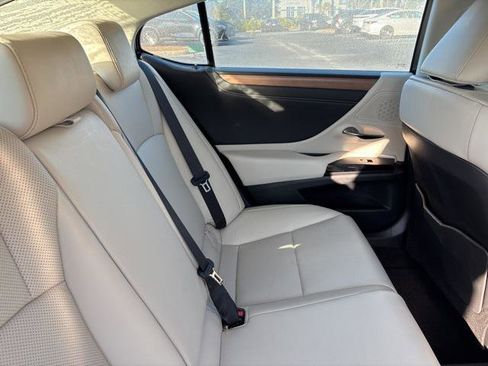 Certified 2025 Lexus ES 350 w/ Premium Package image 8