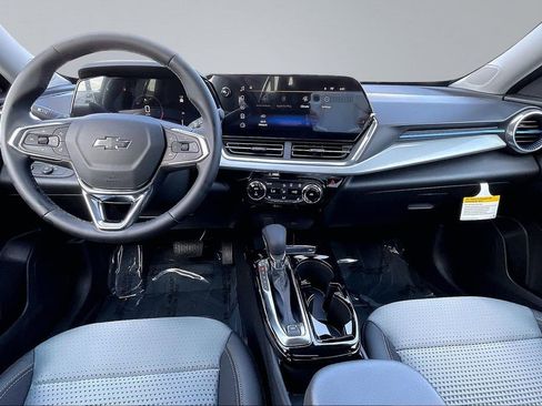 New 2026 Chevrolet Trax LT w/ Driver Confidence Package FWD image 5