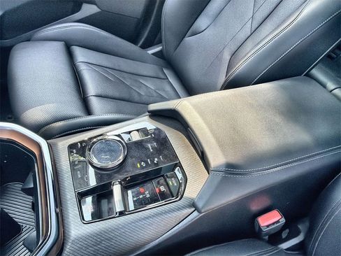 Used 2025 BMW X3 xDrive30i w/ Premium Package image 23