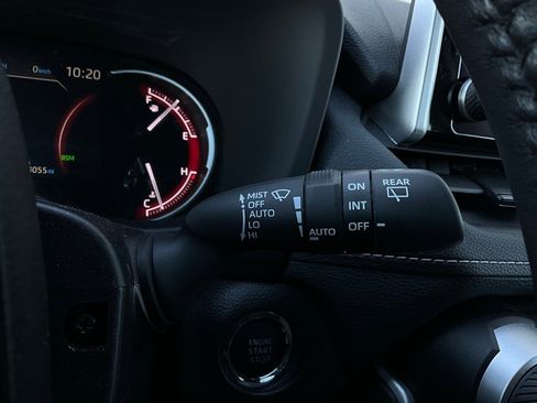 Used 2025 Toyota RAV4 XLE image 37