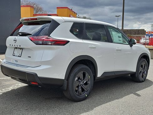 New 2026 Nissan Rogue SV AWD/4WD image 4