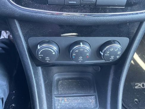 Used 2013 Chrysler 200 Touring image 15