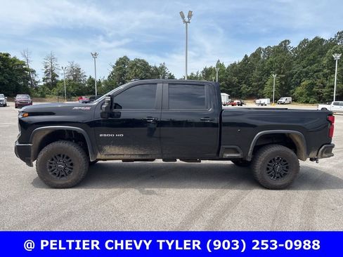 Used 2024 Chevrolet Silverado 2500 ZR2 w/ Technology Package AWD/4WD image 4