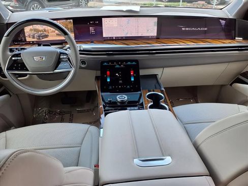 Used 2026 Cadillac Escalade Platinum Sport w/ LPO, ONYX Package AWD/4WD image 15