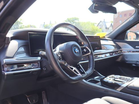 Used 2023 BMW i7 xDrive60 AWD/4WD image 10