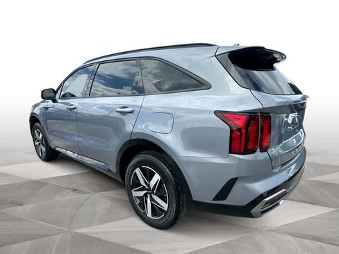 Used 2022 Kia Sorento S FWD image 6