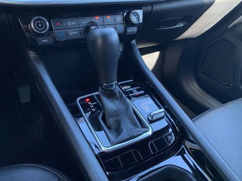 Used 2025 Jeep Compass Limited image 41