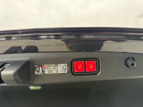 New 2026 Mercedes-Benz E 53 AMG e 4MATIC Sedan image 34