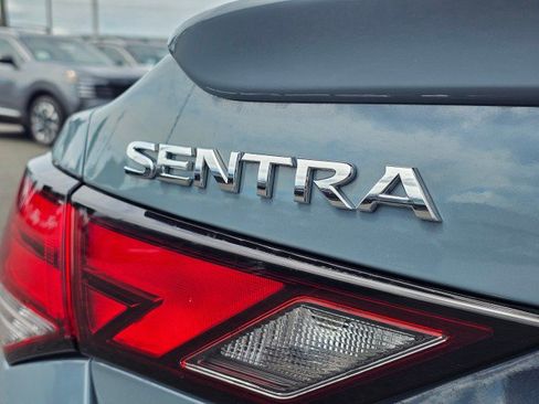 Used 2024 Nissan Sentra SR w/ SR Premium Package FWD image 17