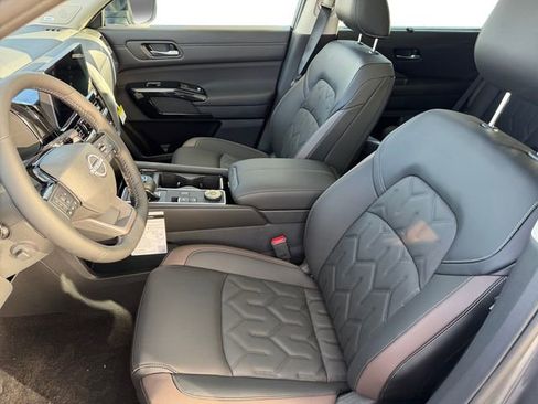 New 2026 Nissan Pathfinder Platinum w/ Cargo Package AWD/4WD image 5
