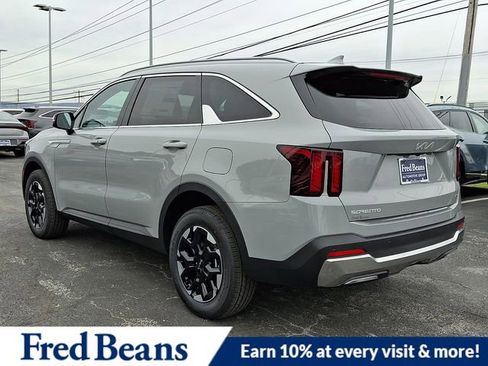 New 2026 Kia Sorento S image 3