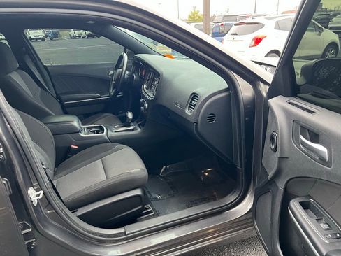 Used 2020 Dodge Charger SXT w/ Driver Convenience Group image 12