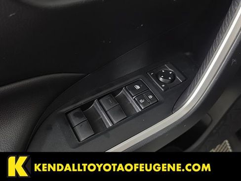 Used 2019 Toyota RAV4 XLE w/ Carpet Mat Package FWD image 22