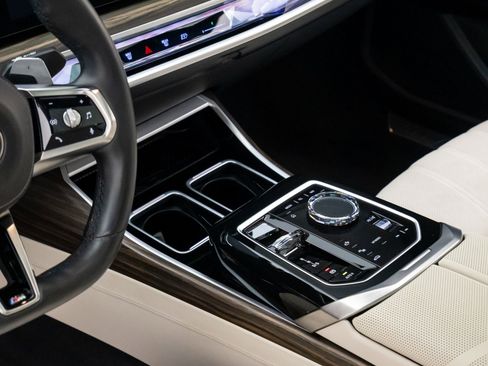 Certified 2024 BMW 760i xDrive image 13