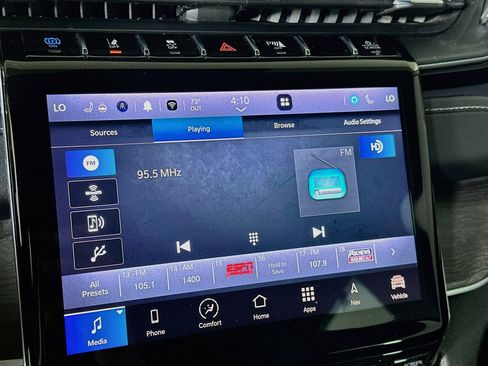 Used 2022 Jeep Grand Cherokee Limited 4xe w/ Luxury Tech Group II AWD/4WD image 21