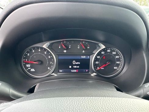 Used 2023 GMC Terrain SLT AWD/4WD image 13