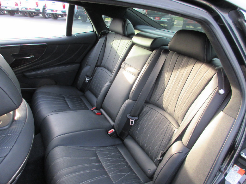 Used 2022 Lexus LS 500 w/ Interior Upgrade Package RWD image 22
