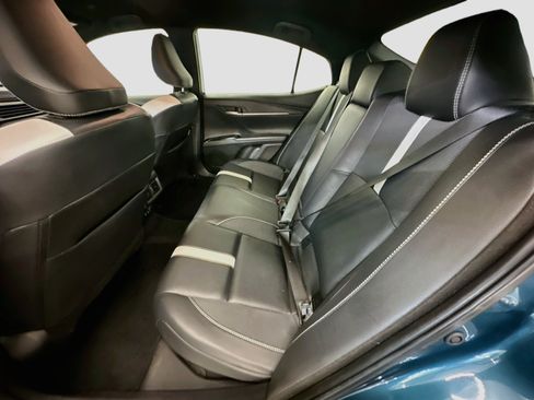 Used 2025 Toyota Camry SE FWD image 28