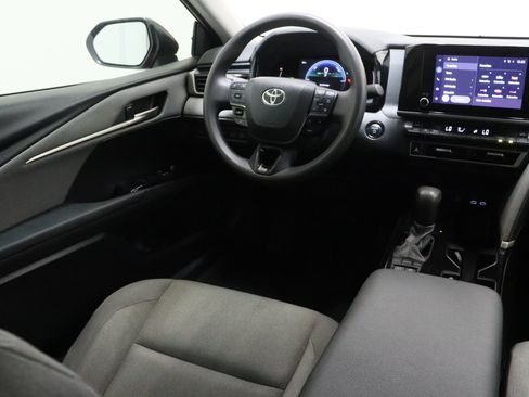 Certified 2025 Toyota Camry LE w/ Convenience Package image 30