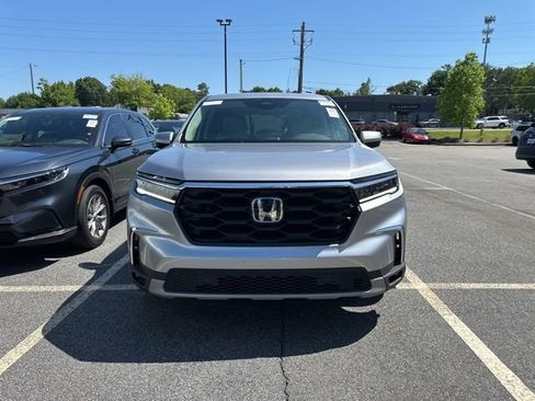 Used 2025 Honda Pilot EX-L image 2