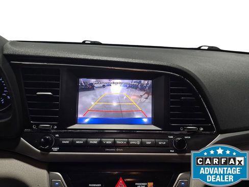 Used 2017 Hyundai Elantra SE image 23