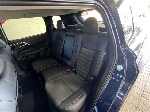 New 2026 Mitsubishi Outlander SE image 10