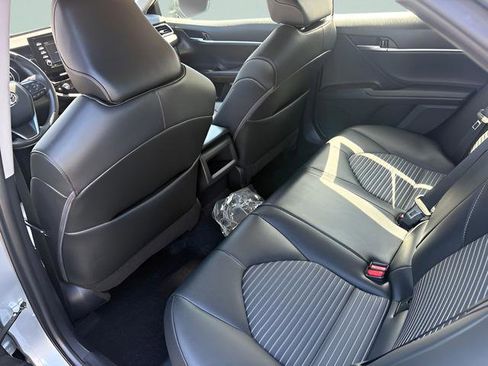 Used 2023 Toyota Camry SE FWD image 5