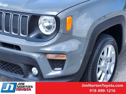Used 2022 Jeep Renegade Latitude w/ Convenience Group AWD/4WD image 11
