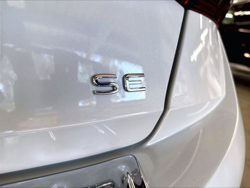 New 2026 Volkswagen Jetta SE FWD image 9