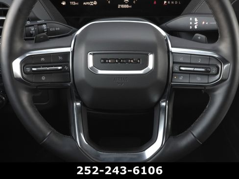 Used 2025 GMC Yukon Denali image 31
