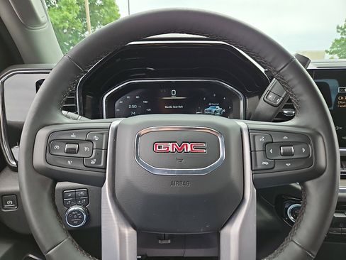 Used 2025 GMC Sierra 1500 SLT AWD/4WD image 19