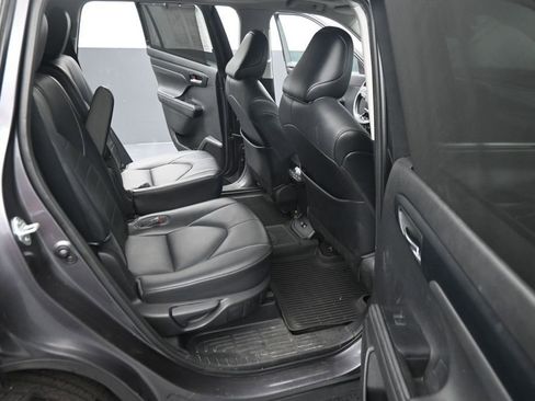 Used 2021 Toyota Highlander XLE AWD/4WD image 24