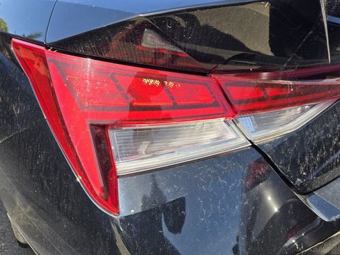 Certified 2023 Hyundai Elantra Limited FWD image 9