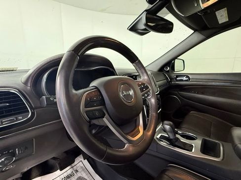 Used 2019 Jeep Grand Cherokee Overland image 11