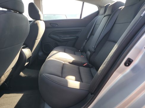 Used 2024 Nissan Altima 2.5 S FWD image 11