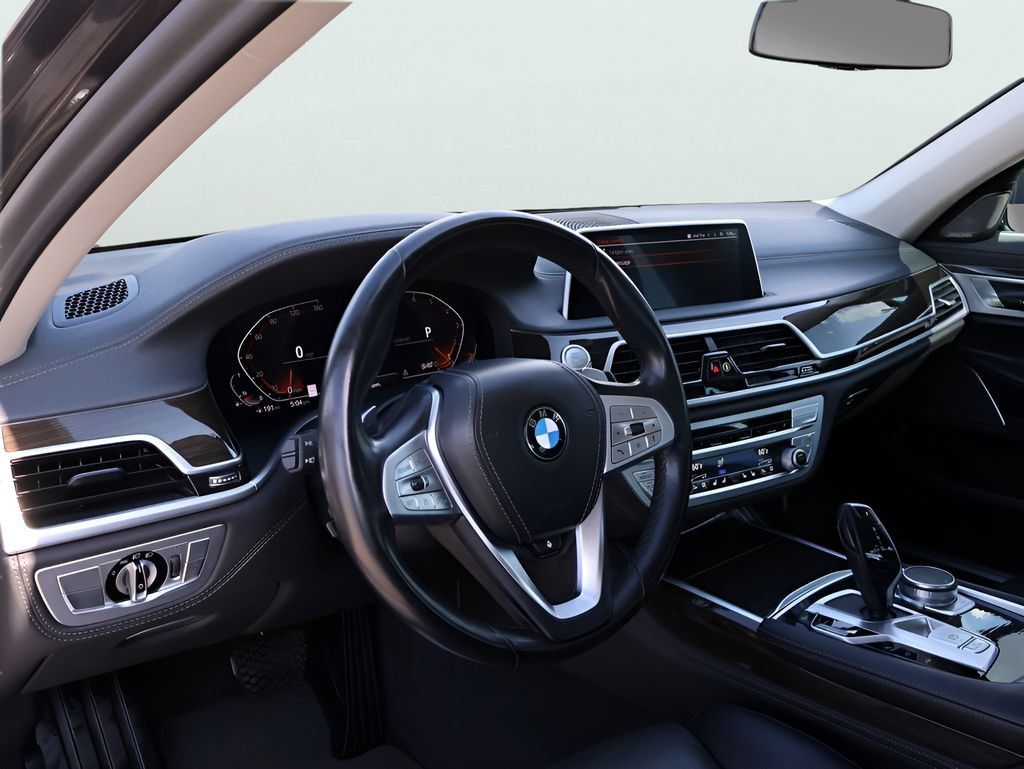 Used 2022 BMW 740i xDrive w/ Premium Package AWD/4WD image 19