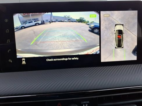 Used 2025 Nissan Kicks SR w/ SR Premium Package FWD image 26
