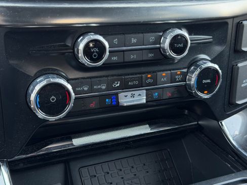 Used 2023 Ford F150 Lariat w/ Equipment Group 502A High AWD/4WD image 27